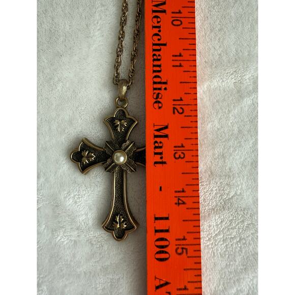 Vintage Jewelry Christian Religious Sarah Coventry 1975 LE Peace Cross Necklace - Picture 6 of 7